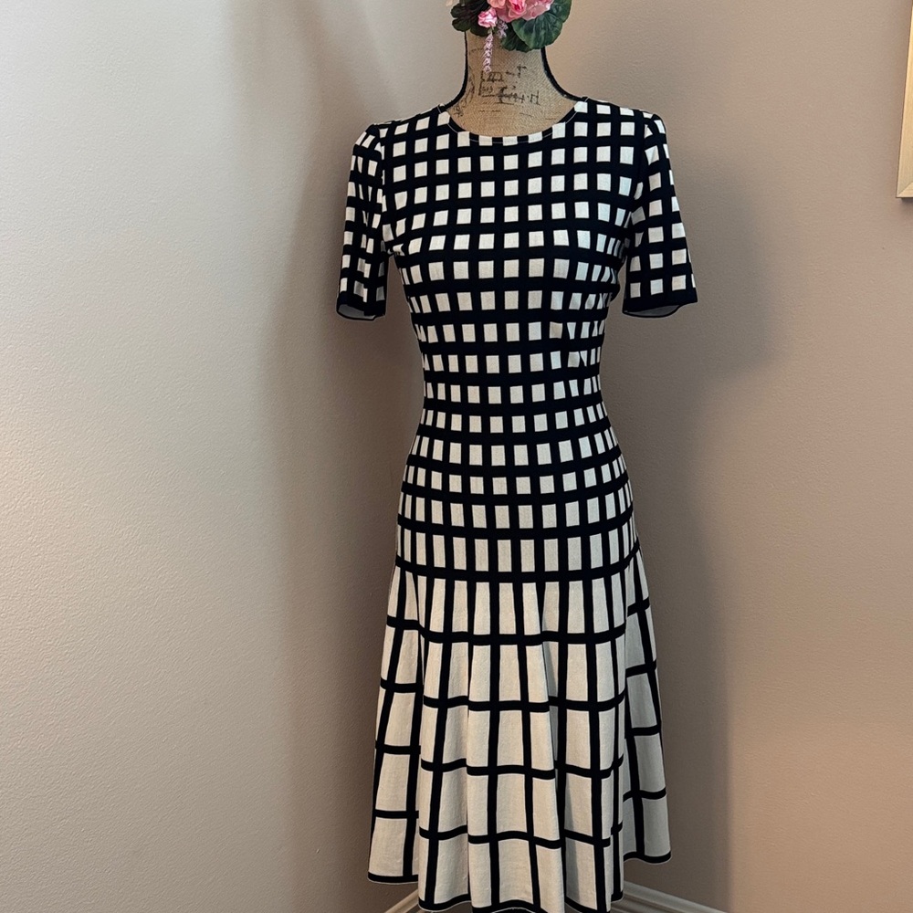 St John Collection Black and White checked Short Sleeve Dress